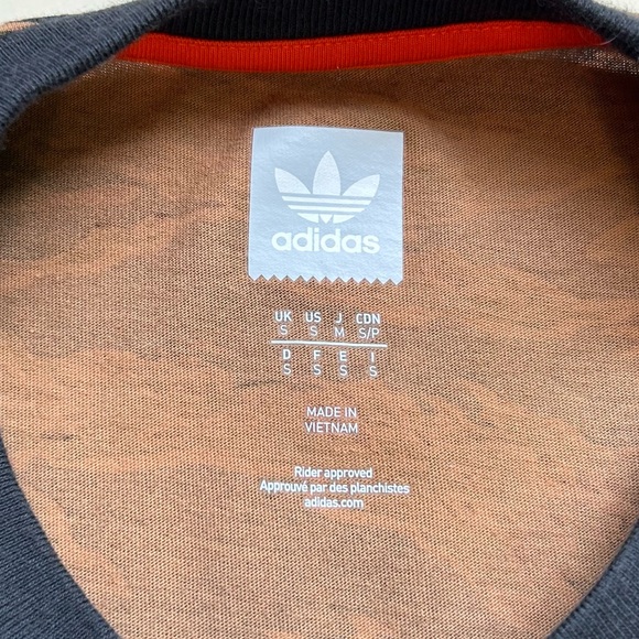 Adidas skateboarding 3/4 sleeve T-shirt, tiger stripe camo body - Picture 2 of 9